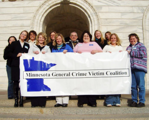 Group_photo_outside_capitol_2007_202150407_std-495x400.jpg